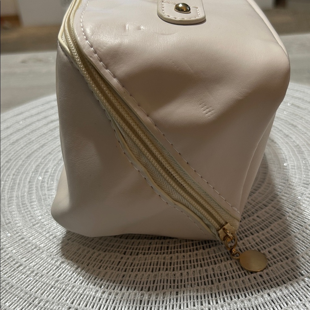 NEW Large Travel Makeup Bag - Pink or Cream - Picture 6 of 14